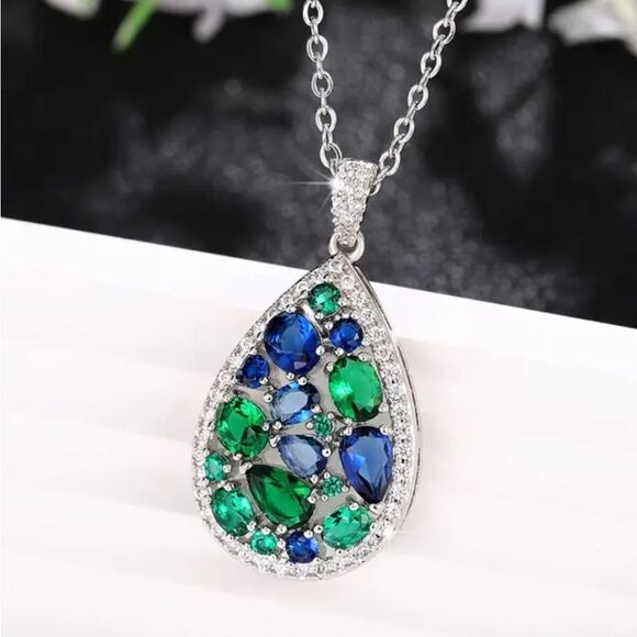 Green Blue Diamond Pendant Necklace - Picture 3 of 8
